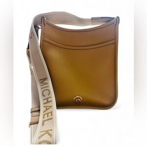 MICHAEL MICHAEL KORS
Luisa Large Pebbled Leather Messenger Bag